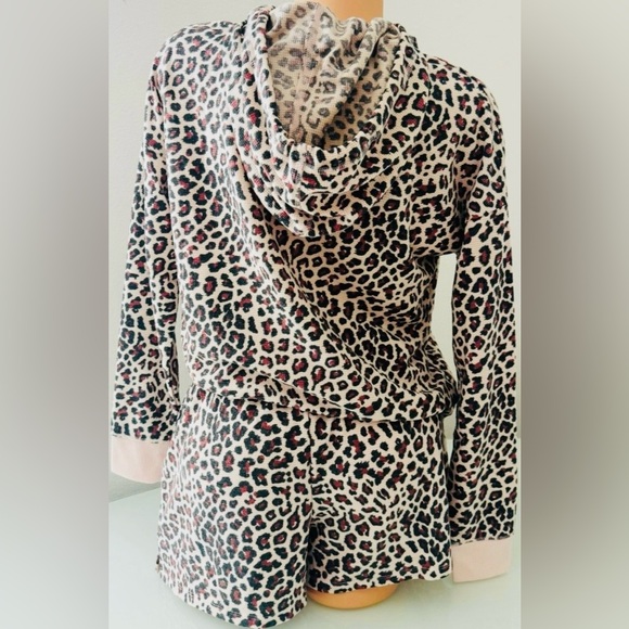 Victoria’s Secret Lounge Set Hoodie & Short Sleepwear Cheetah M - Picture 4 of 7